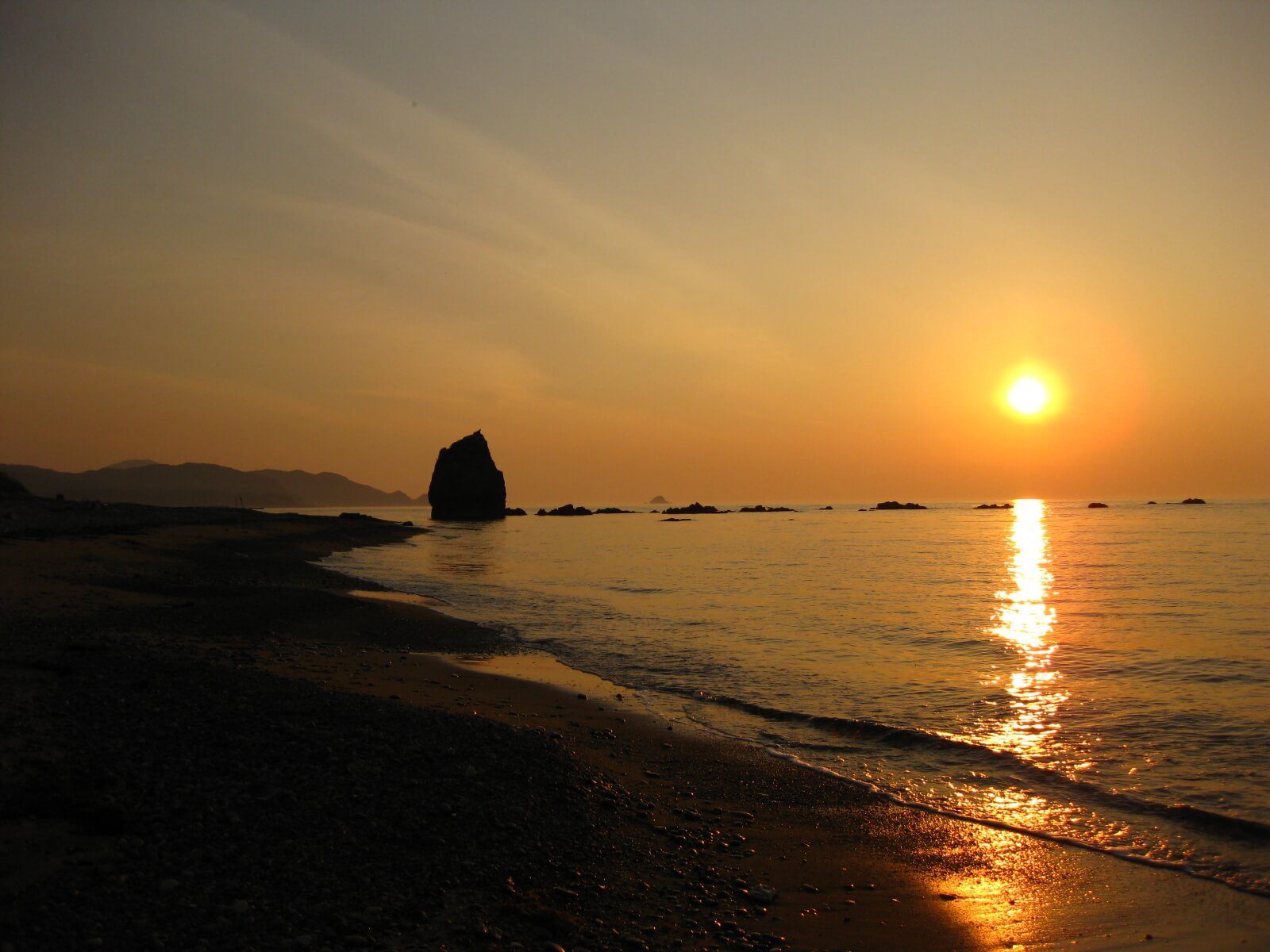 三里ヶ浜海岸の夕日