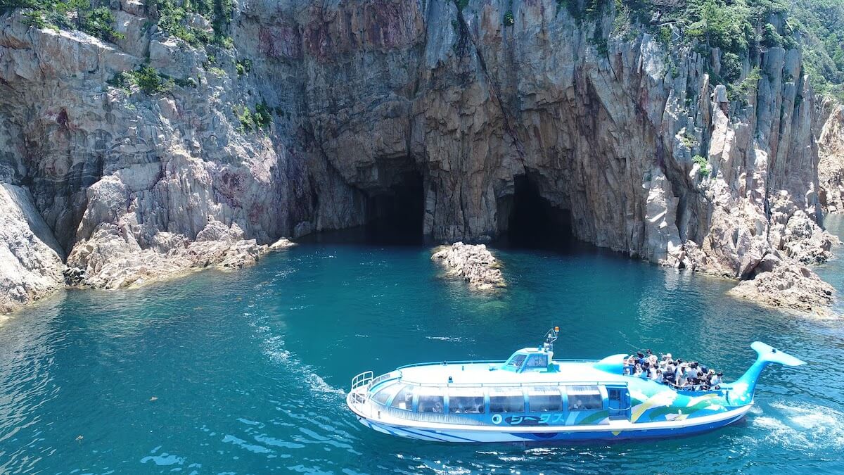 青海島観光汽船